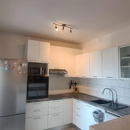 Nada, A6 , Glavica Appartement